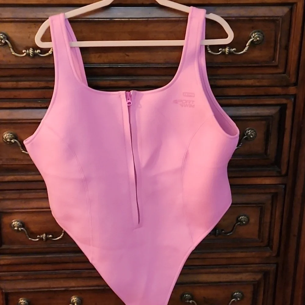 SKIMS ONE PEICE SPORT SWIMSUIT